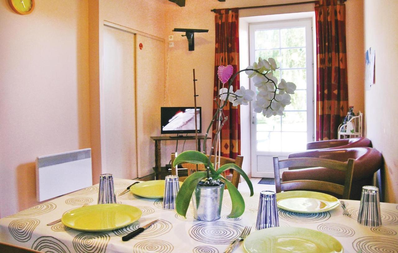 Amazing Apartment In Roz-Landrieux With Kitchen Exterior foto